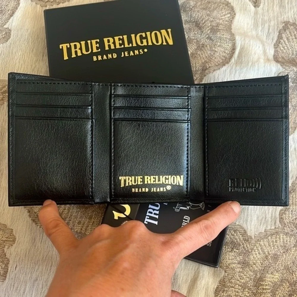 Brand New True Religion Genuine Leather Black/Gold Trifold Pria Wallet RFID